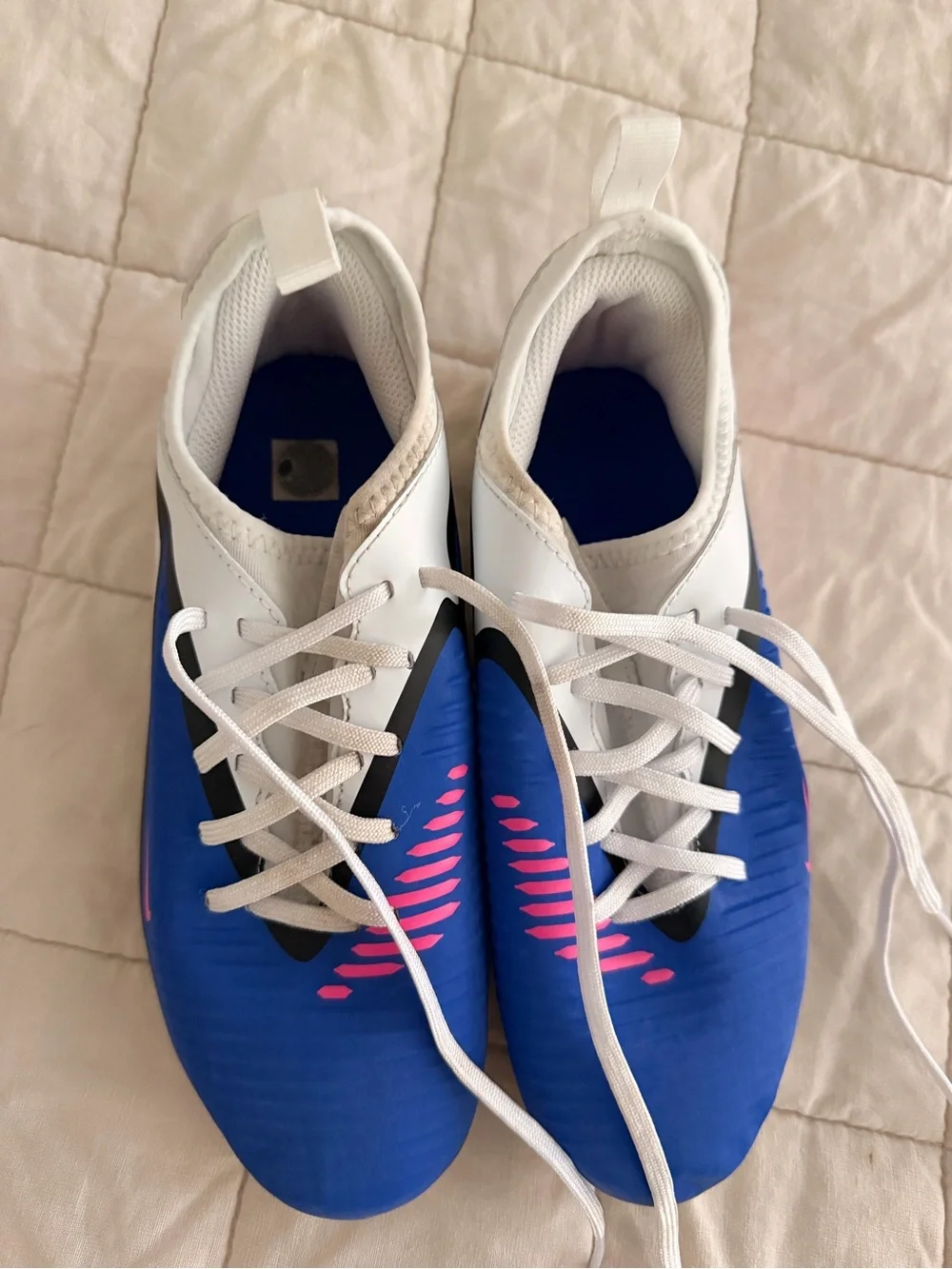 Nike - Size 4 - Junior Phantom 6 Low Academy Soccer Cleats Blue/White/Pink Blast
